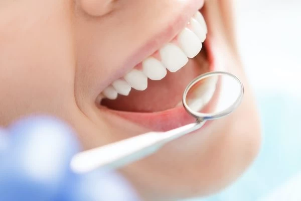 The Science Behind Natural Whitening: Myth vs Reality Grays